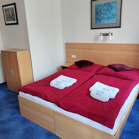 Hotel O.K. 1 Beroun  Esterno foto