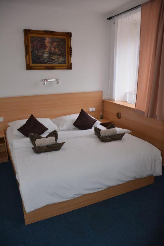 Hotel O.K. 1 Beroun  Esterno foto