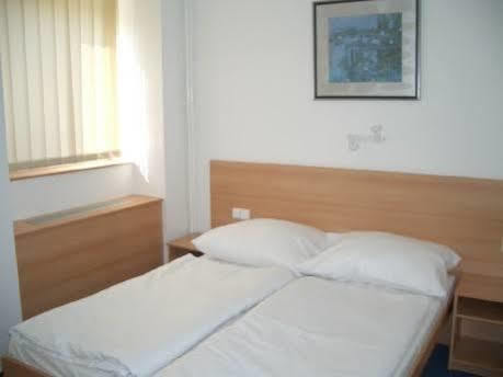 Hotel O.K. 1 Beroun  Esterno foto