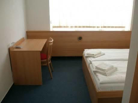 Hotel O.K. 1 Beroun  Esterno foto