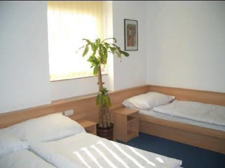 Hotel O.K. 1 Beroun  Esterno foto