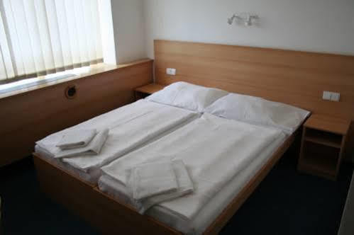 Hotel O.K. 1 Beroun  Esterno foto